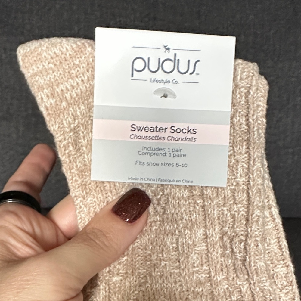 NWT Pudus Women's Cream Sweater Socks